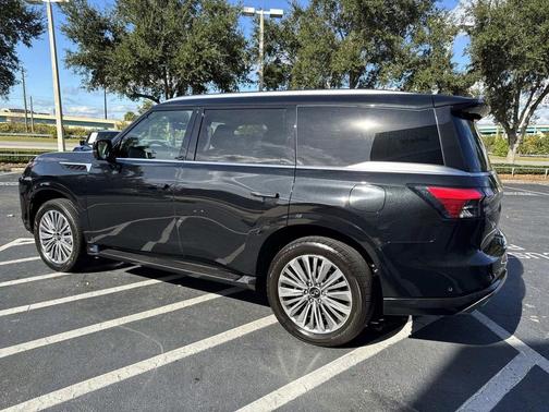 2025 INFINITI QX80 SENSORY AWD