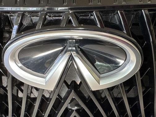 2025 INFINITI QX80 SENSORY AWD