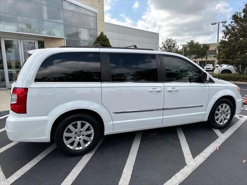 2014 Chrysler Town & Country Touring