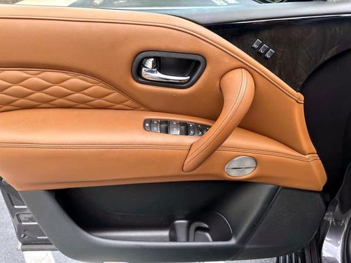 2023 INFINITI QX80 SENSORY
