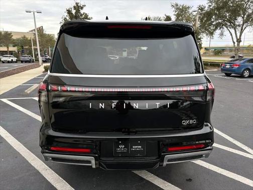 2025 INFINITI QX80 Luxe