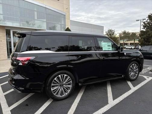 2025 INFINITI QX80 Luxe