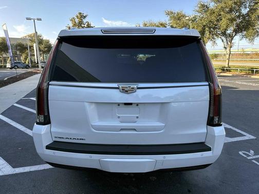 2019 Cadillac Escalade ESV Premium Luxury