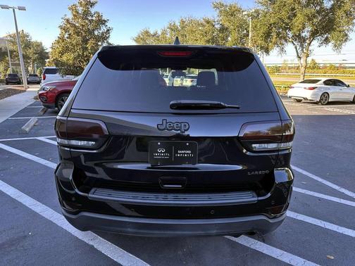 2017 Jeep Grand Cherokee Laredo