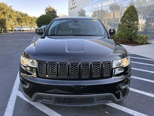 2017 Jeep Grand Cherokee Laredo