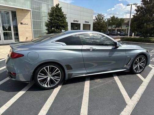 2017 INFINITI Q60 2.0T