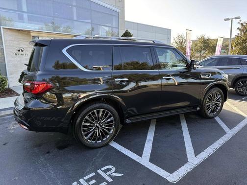 2024 INFINITI QX80 SENSORY AWD