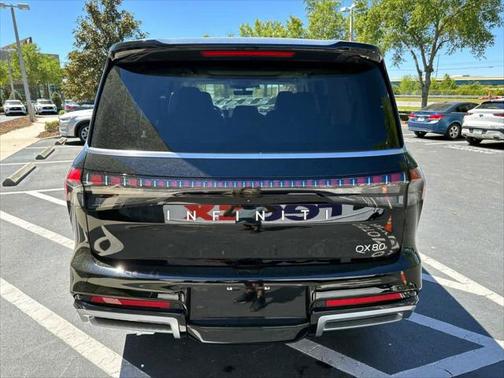 2025 INFINITI QX80 Luxe
