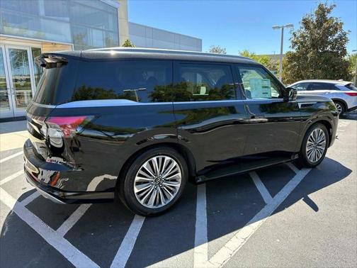 2025 INFINITI QX80 Luxe