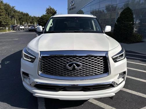 2023 INFINITI QX80 Luxe