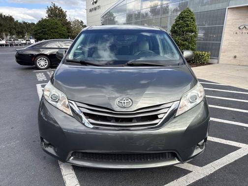 2014 Toyota Sienna XLE