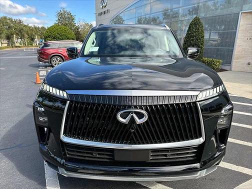 2025 INFINITI QX80 Luxe