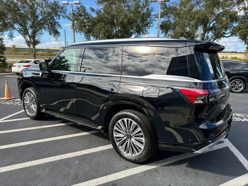 2025 INFINITI QX80 Luxe