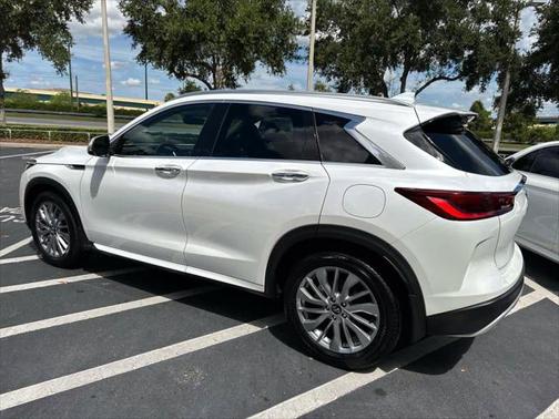2024 INFINITI QX50 LUXE