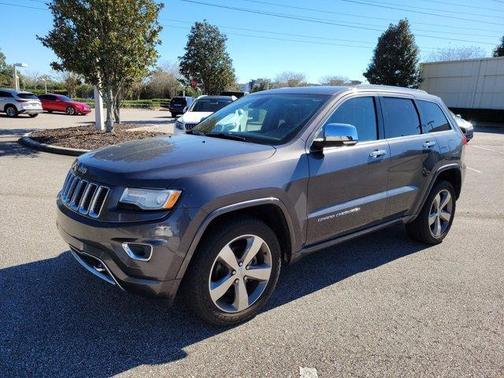 Photo 4 of 28 of 2015 Jeep Grand Cherokee Overland