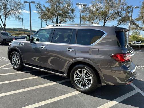 2022 INFINITI QX80 Luxe