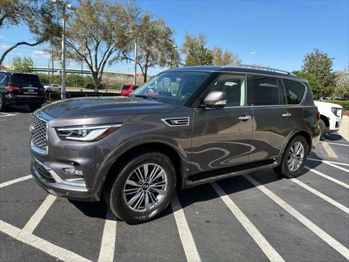 2022 INFINITI QX80 Luxe