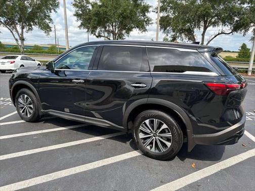2025 INFINITI QX60 Pure