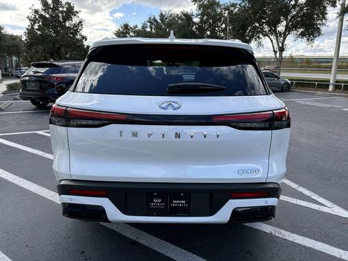 2025 INFINITI QX60 Luxe