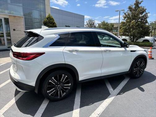 2022 INFINITI QX50 LUXE