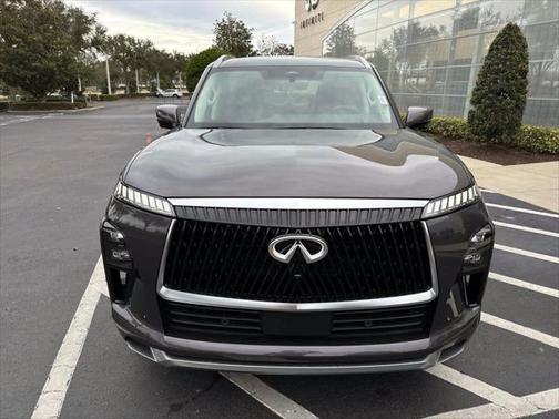 2025 INFINITI QX80 Luxe
