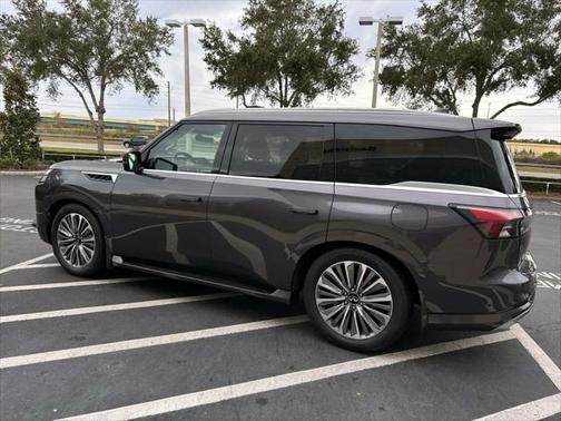 2025 INFINITI QX80 Luxe