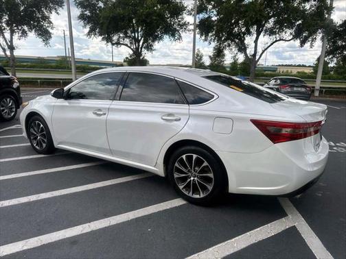 2016 Toyota Avalon XLE