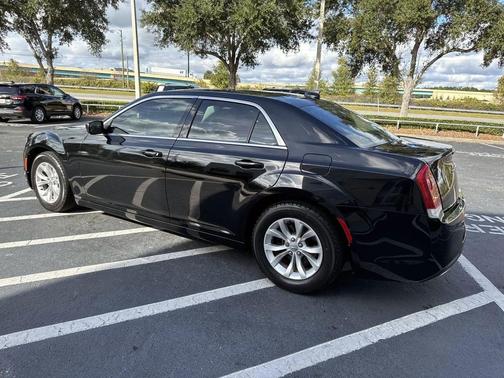 2018 Chrysler 300 Touring