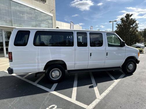 2005 Ford E350 Super Duty XL Wagon