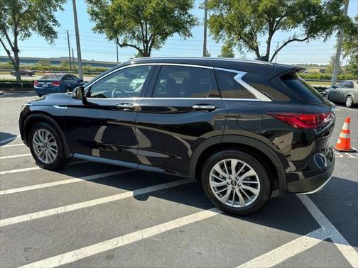 2023 INFINITI QX50 LUXE