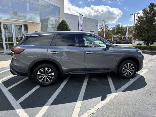 2025 INFINITI QX60 Pure