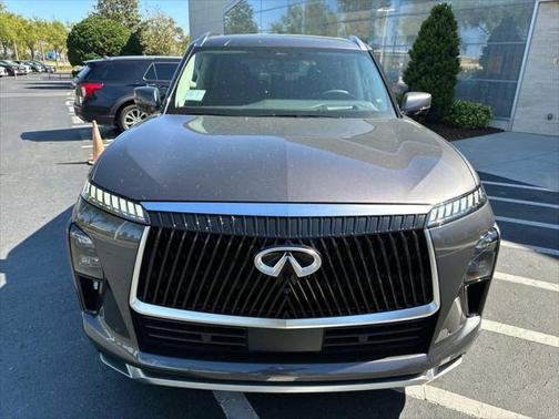 2025 INFINITI QX80 Luxe