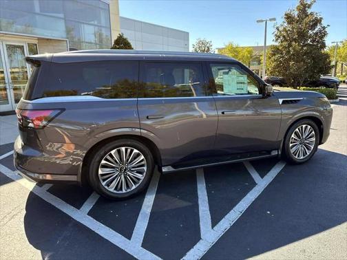 2025 INFINITI QX80 Luxe