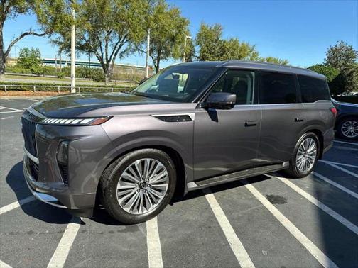 2025 INFINITI QX80 Luxe