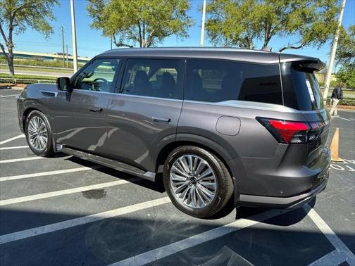 2025 INFINITI QX80 Luxe