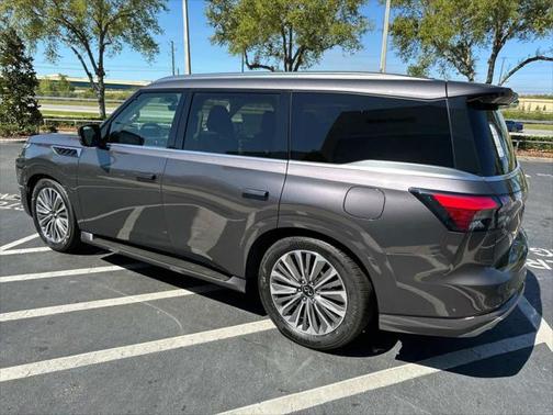 2025 INFINITI QX80 Luxe