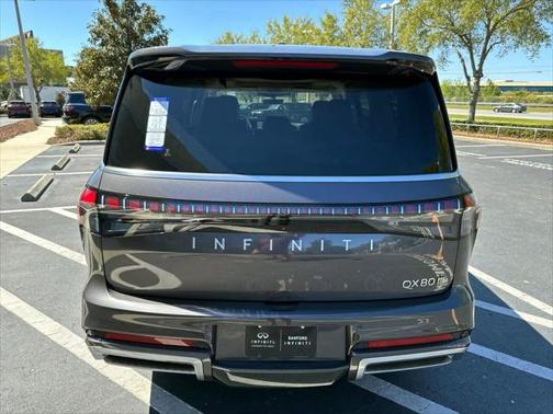 2025 INFINITI QX80 Luxe