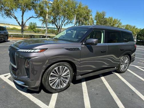 2025 INFINITI QX80 Luxe
