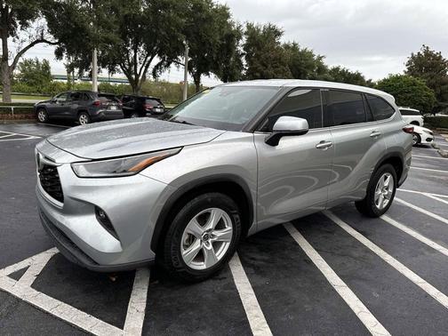 2021 Toyota Highlander LE