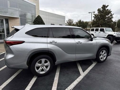 2021 Toyota Highlander LE