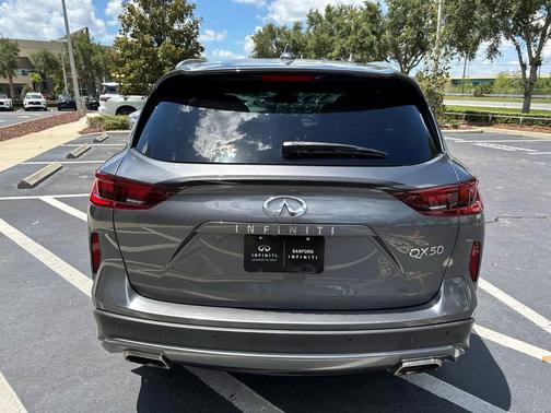 2022 INFINITI QX50 LUXE