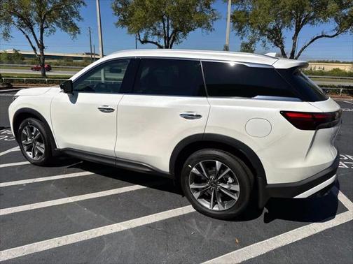 2025 INFINITI QX60 Luxe