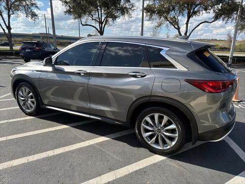 2022 INFINITI QX50 LUXE