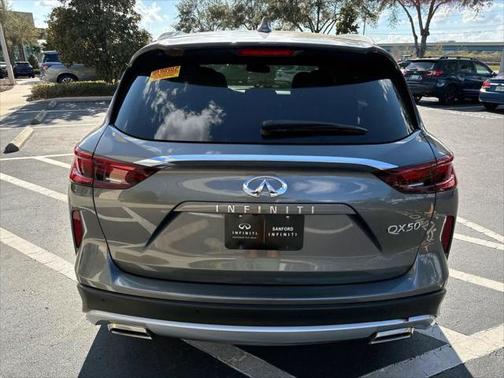 2022 INFINITI QX50 LUXE