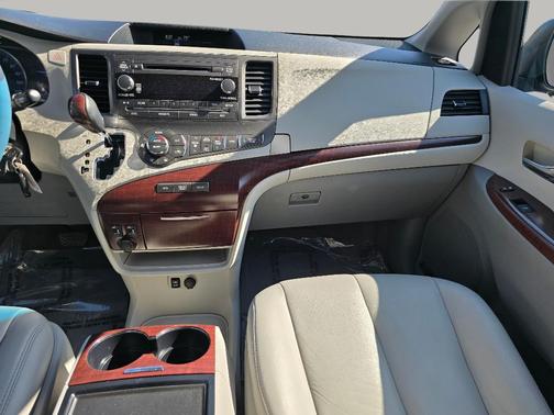 Silver Sky Metallic 2012 Toyota Sienna XLE