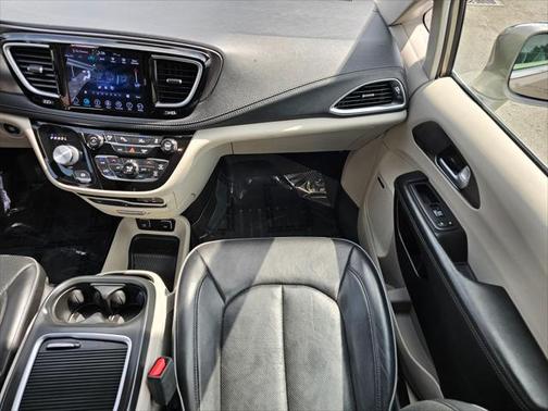 2018 Chrysler Pacifica Hybrid Limited