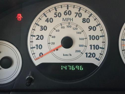 2005 Chrysler Town & Country Base