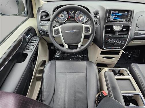 2015 Chrysler Town & Country Touring-L