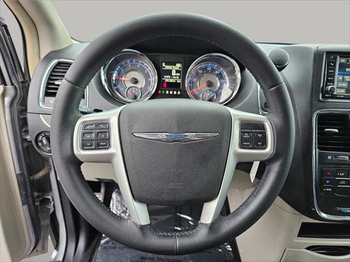 2015 Chrysler Town & Country Touring-L