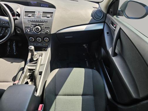 2013 Mazda Mazda3 i Touring